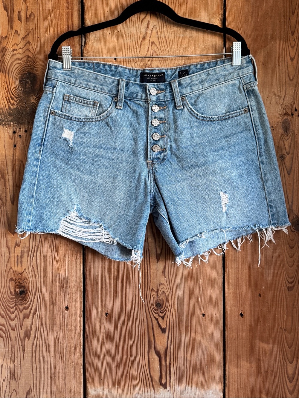 Sz 29 The Lucky Brand Cotton Medium Wash Mid Rise Distressed Boyfriend Short EUC